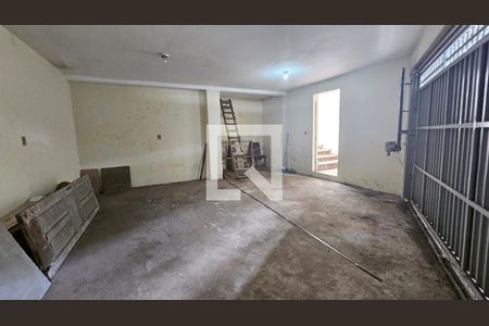 Casa à venda com 350m², 6 quartos e 2 vagas Casa à venda com 350m², 6 quartos e 2 vagasGaragem