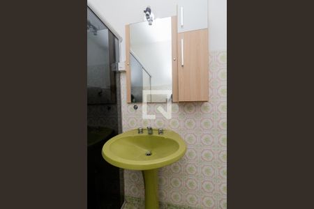 Casa à venda com 350m², 6 quartos e 2 vagas Casa à venda com 350m², 6 quartos e 2 vagasCasa 1: Banheiro