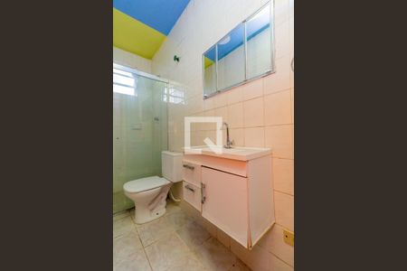 Casa à venda com 350m², 6 quartos e 2 vagas Casa à venda com 350m², 6 quartos e 2 vagasCasa 2: Banheiro