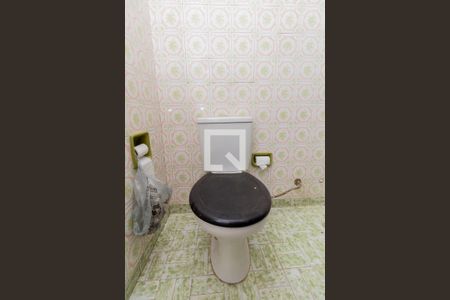 Casa à venda com 350m², 6 quartos e 2 vagas Casa à venda com 350m², 6 quartos e 2 vagasCasa 1: Banheiro