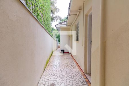 Casa à venda com 350m², 6 quartos e 2 vagas Casa à venda com 350m², 6 quartos e 2 vagasCasa 1: Área de Serviço