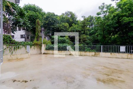 Casa à venda com 350m², 6 quartos e 2 vagas Casa à venda com 350m², 6 quartos e 2 vagasCasa 1: Varanda