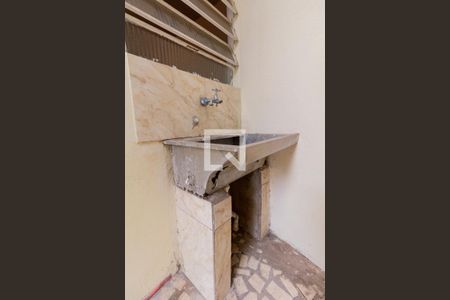 Casa à venda com 350m², 6 quartos e 2 vagas Casa à venda com 350m², 6 quartos e 2 vagasCasa 1: Área de Serviço