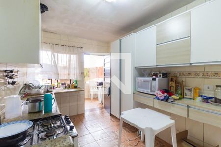 Casa à venda com 363m², 2 quartos e 2 vagas Casa à venda com 363m², 2 quartos e 2 vagasCozinha Casa 2