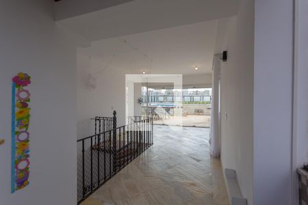 Apartamento para alugar com 273m², 4 quartos e 3 vagas Apartamento para alugar com 273m², 4 quartos e 3 vagasSala 2