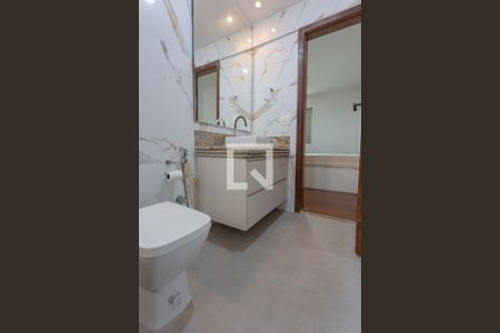 Apartamento para alugar com 273m², 4 quartos e 3 vagas Apartamento para alugar com 273m², 4 quartos e 3 vagasBanheiro da Suíte