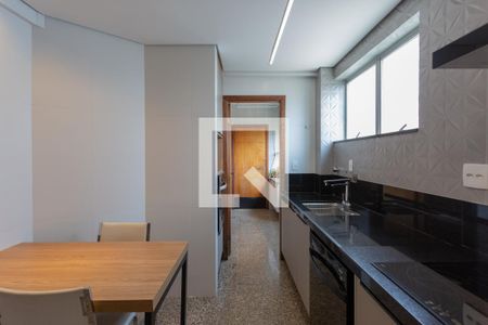 Apartamento para alugar com 273m², 4 quartos e 3 vagas Apartamento para alugar com 273m², 4 quartos e 3 vagasCozinha