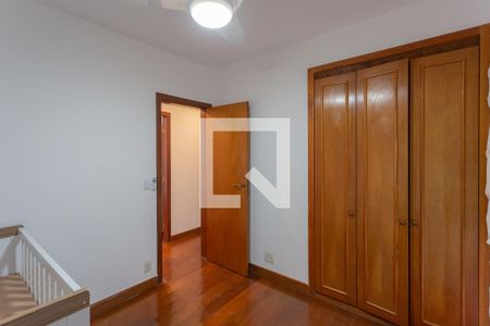 Apartamento para alugar com 273m², 4 quartos e 3 vagas Apartamento para alugar com 273m², 4 quartos e 3 vagasQuarto 2