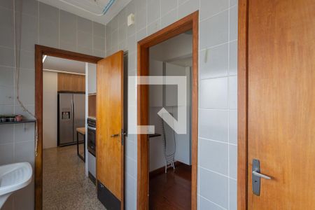 Apartamento para alugar com 273m², 4 quartos e 3 vagas Apartamento para alugar com 273m², 4 quartos e 3 vagasÁrea de Serviço