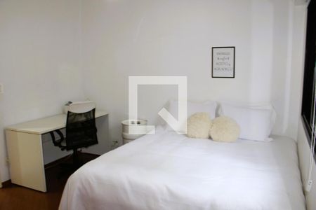 Suíte 1 de apartamento para alugar com 2 quartos, 98m² em Alto da Lapa, São Paulo