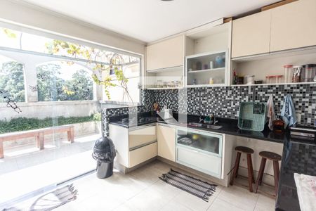 Casa à venda com 420m², 4 quartos e 4 vagasCozinha