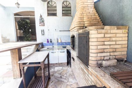 Casa à venda com 420m², 4 quartos e 4 vagasChurrasqueira