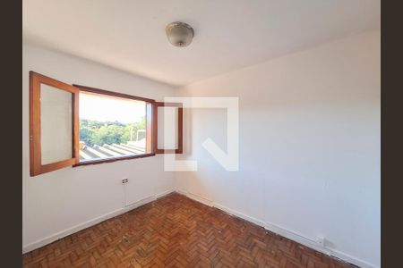 Casa à venda com 725m², 3 quartos e 2 vagas Casa à venda com 725m², 3 quartos e 2 vagasQuarto de Serviço