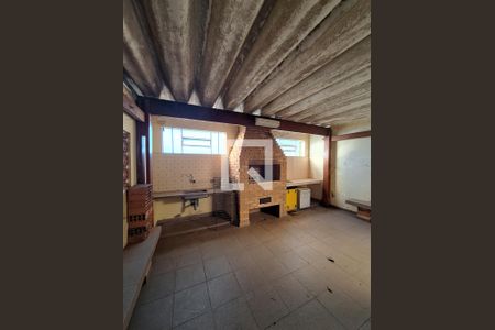 Casa à venda com 725m², 3 quartos e 2 vagas Casa à venda com 725m², 3 quartos e 2 vagasQuintal