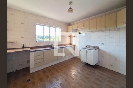 Casa à venda com 725m², 3 quartos e 2 vagas Casa à venda com 725m², 3 quartos e 2 vagasCozinha