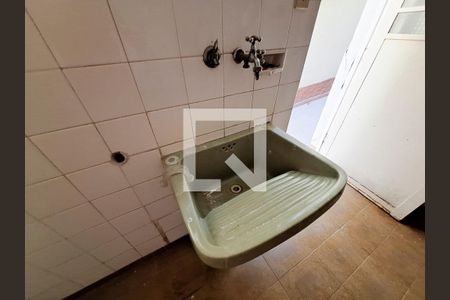 Casa à venda com 725m², 3 quartos e 2 vagas Casa à venda com 725m², 3 quartos e 2 vagasÁrea de Serviço