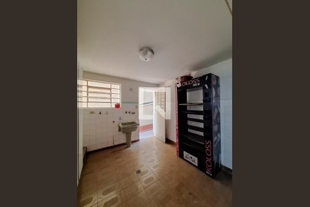 Casa à venda com 725m², 3 quartos e 2 vagas Casa à venda com 725m², 3 quartos e 2 vagasÁrea de Serviço