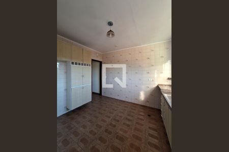 Casa à venda com 725m², 3 quartos e 2 vagas Casa à venda com 725m², 3 quartos e 2 vagasCozinha