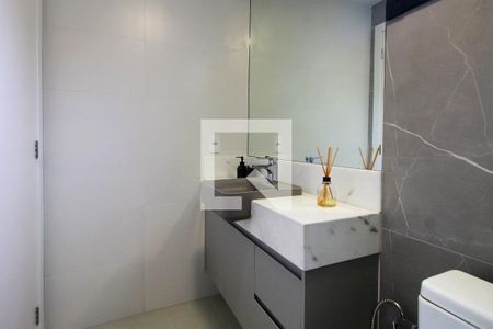 Casa de condomínio à venda com 100m², 2 quartos e 2 vagasBanheiro da Suíte 2