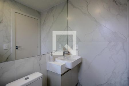 Casa de condomínio à venda com 100m², 2 quartos e 2 vagasBanheiro da Suíte 1