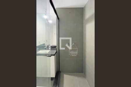 Banheiro de kitnet/studio para alugar com 0 quarto, 25m² em Rio Branco, Porto Alegre