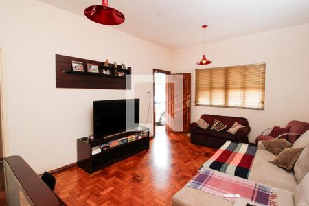 Sala de casa à venda com 4 quartos, 180m² em Esplanada, Belo Horizonte