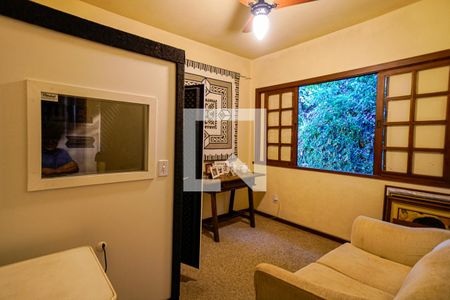 Quarto 1 de casa de condomínio à venda com 3 quartos, 200m² em Badu, Niterói