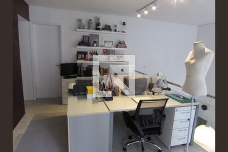 Apartamento à venda com 170m², 3 quartos e 4 vagasEscritório