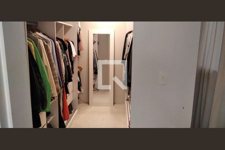 Apartamento à venda com 170m², 3 quartos e 4 vagasCloset da suíte 1