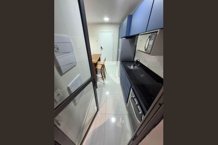 Cozinha de apartamento à venda com 1 quarto, 42m² em Cambuí, Campinas