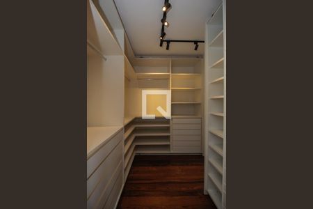 Apartamento à venda com 192m², 3 quartos e 4 vagasCloset da suíte 1