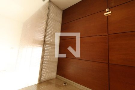 Sala de apartamento para alugar com 2 quartos, 350m² em Centro, Uberlândia