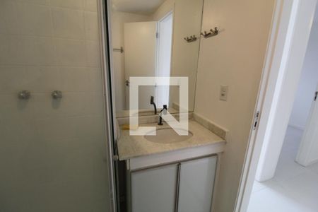 Apartamento à venda com 130m², 2 quartos e 2 vagasBanheiro do corredor