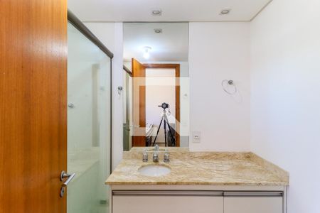 Banheiro de apartamento à venda com 1 quarto, 30m² em Campo Belo, São Paulo