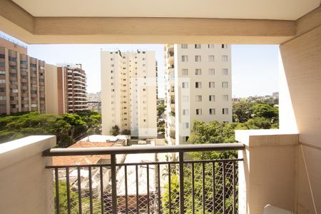 Varanda  de apartamento para alugar com 2 quartos, 56m² em Indianópolis, São Paulo