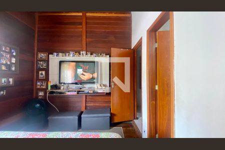 Casa à venda com 490m², 4 quartos e 3 vagasQuarto Suíte 2