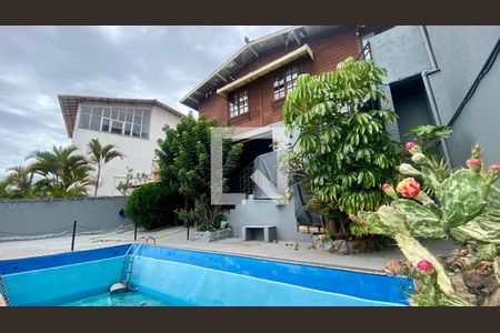 Casa à venda com 490m², 4 quartos e 3 vagasPiscina