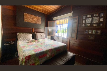 Casa à venda com 490m², 4 quartos e 3 vagasQuarto Suíte 2