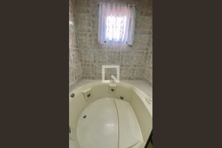 Casa à venda com 490m², 4 quartos e 3 vagasQuarto Suíte 2