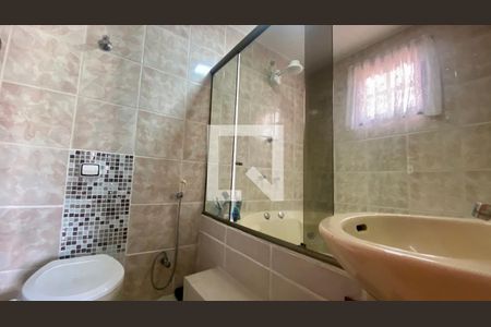 Casa à venda com 490m², 4 quartos e 3 vagasQuarto Suíte 2