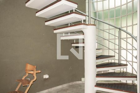 Acesso ao 2° Piso de casa à venda com 3 quartos, 200m² em Planalto Paulista, São Paulo