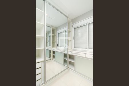 Apartamento à venda com 69m², 2 quartos e 1 vaga Apartamento à venda com 69m², 2 quartos e 1 vagaCloset da suíte