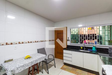 Casa à venda com 150m², 3 quartos e 2 vagas Casa à venda com 150m², 3 quartos e 2 vagasCozinha