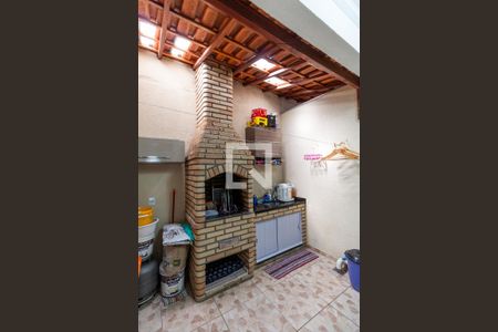 Casa à venda com 150m², 3 quartos e 2 vagas Casa à venda com 150m², 3 quartos e 2 vagasChurrasqueira