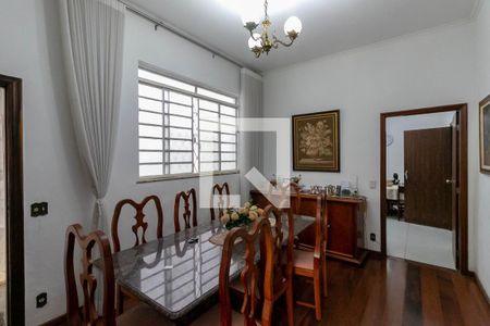 Casa à venda com 360m², 5 quartos e 3 vagas Casa à venda com 360m², 5 quartos e 3 vagasCopa