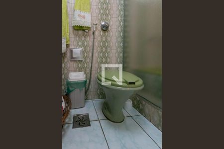 Casa à venda com 360m², 5 quartos e 3 vagas Casa à venda com 360m², 5 quartos e 3 vagasBanheiro Social