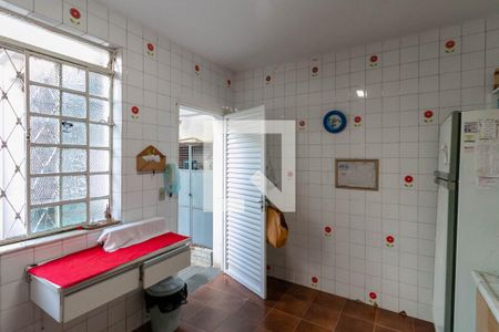 Casa à venda com 360m², 5 quartos e 3 vagas Casa à venda com 360m², 5 quartos e 3 vagasCozinha