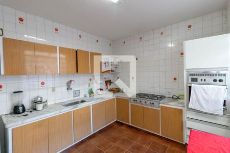 Casa à venda com 360m², 5 quartos e 3 vagas Casa à venda com 360m², 5 quartos e 3 vagasCozinha