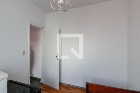 Casa à venda com 360m², 5 quartos e 3 vagas Casa à venda com 360m², 5 quartos e 3 vagasQuarto 4