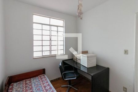 Casa à venda com 360m², 5 quartos e 3 vagas Casa à venda com 360m², 5 quartos e 3 vagasQuarto 4